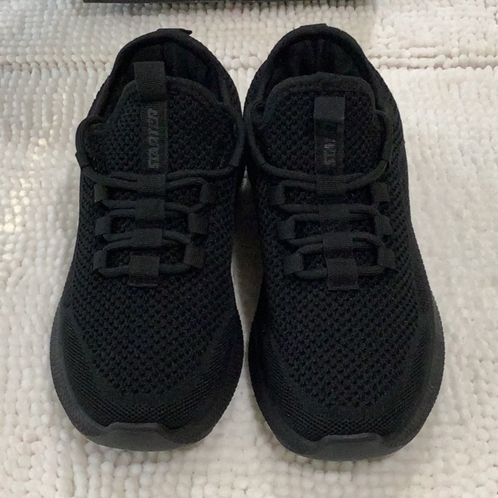 STARTER Women’s Black Mesh 
Jogger Sneakers